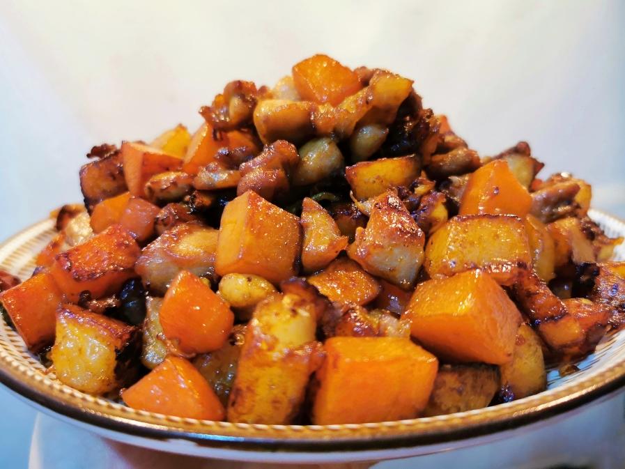 土豆胡萝卜炒鸡丁
