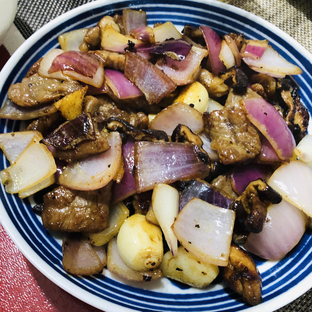 洋葱蘑菇牛肉粒