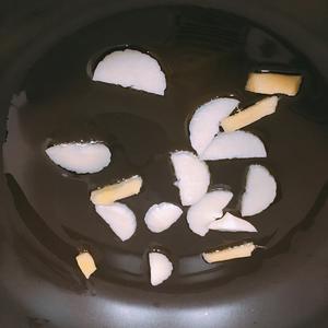 砂锅马鲛鱼煲的做法 步骤4