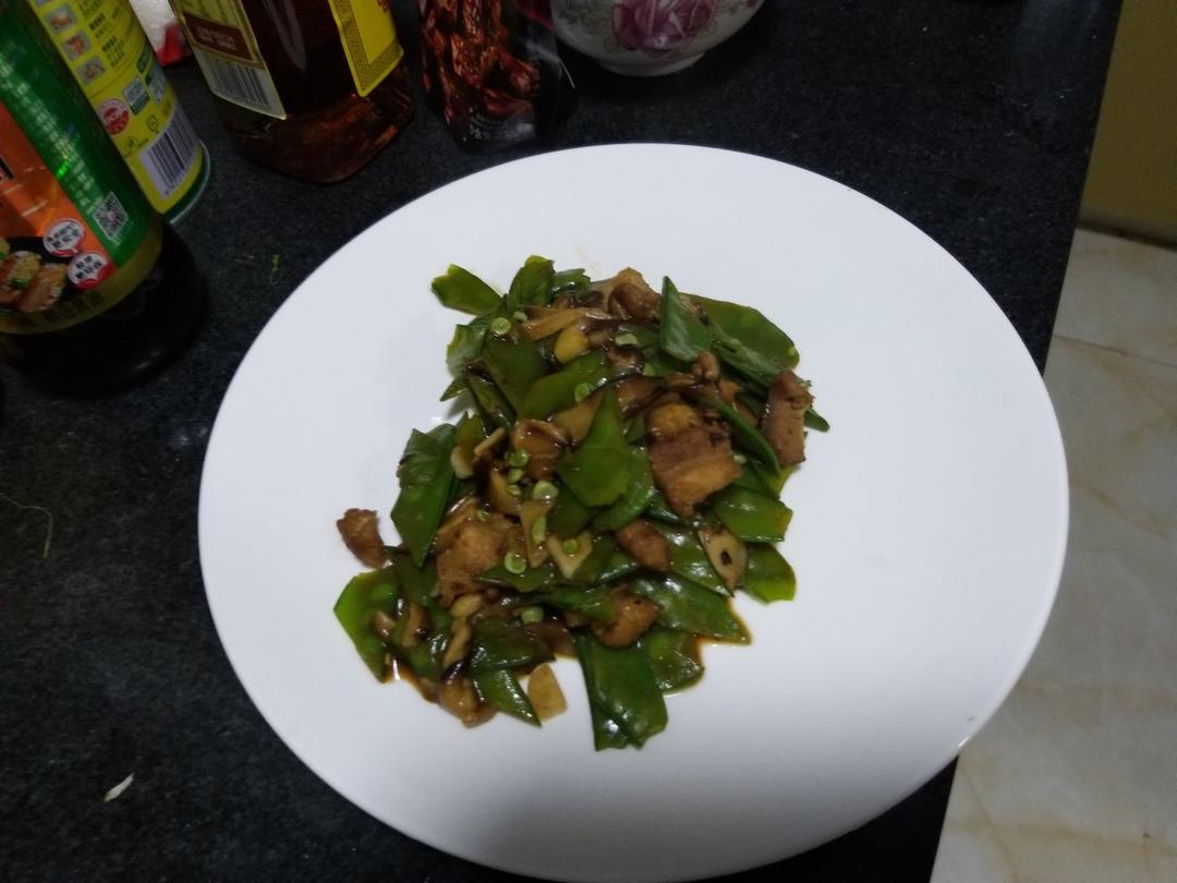 荷兰豆炒香菇