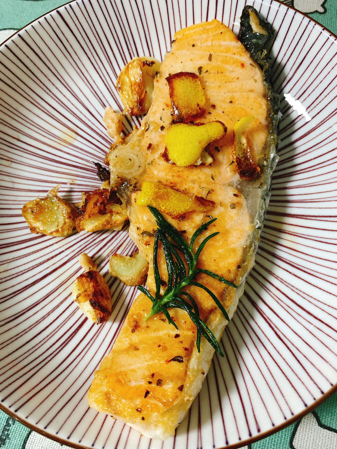 柠檬香煎三文鱼