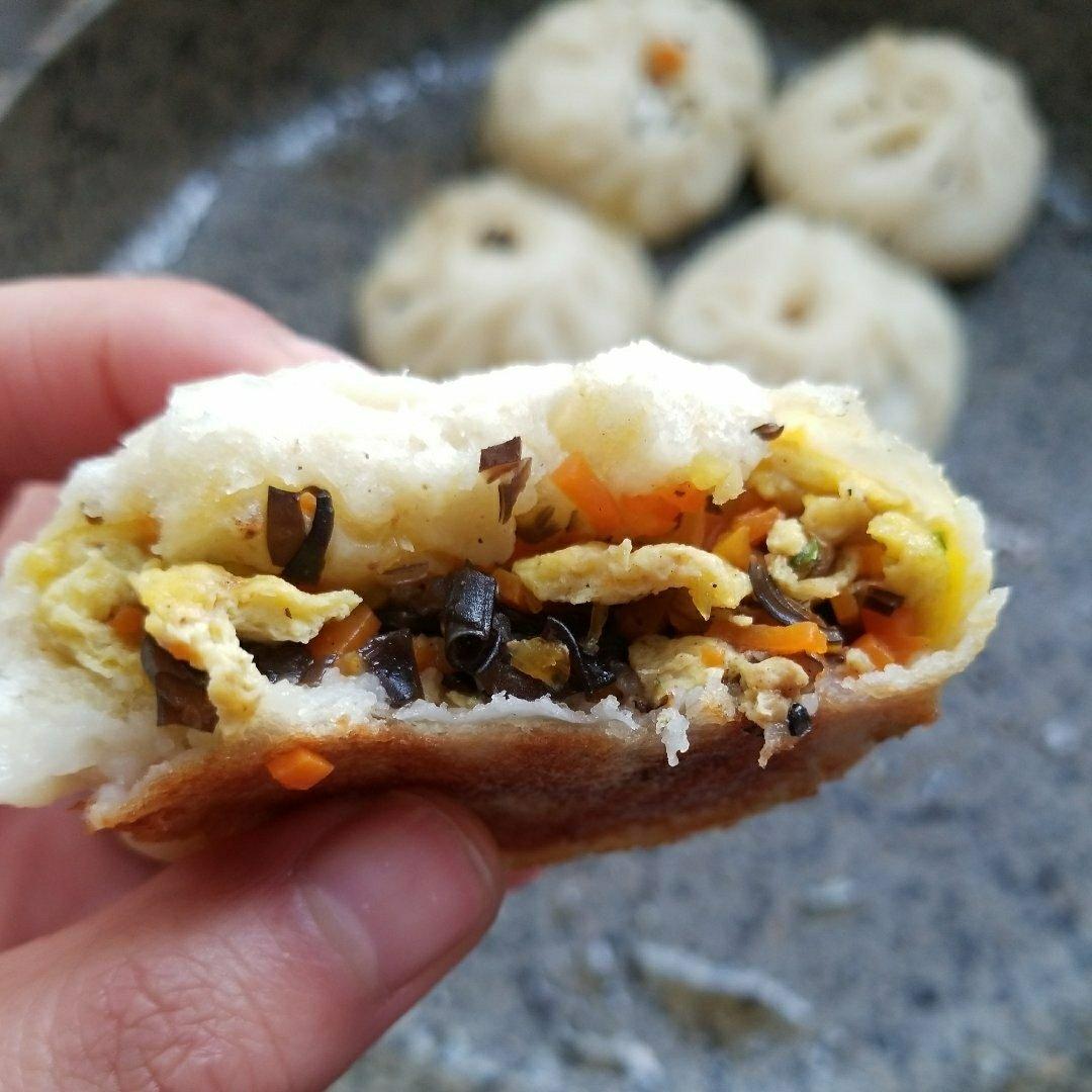 胡萝卜木耳鸡蛋素包子