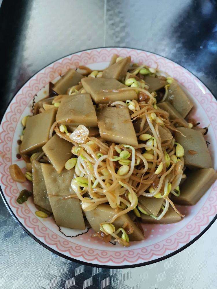 豆芽炒灌肠成本2块钱的快手家常菜