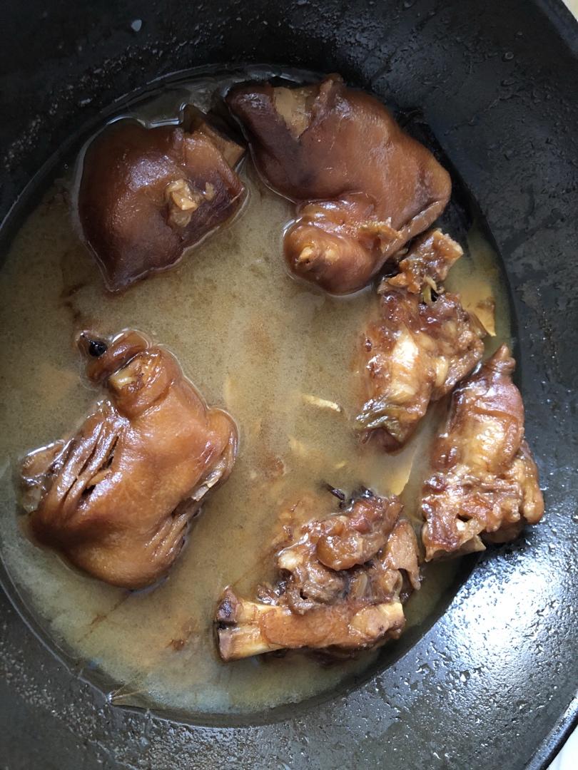美味的家常菜：红烧猪蹄