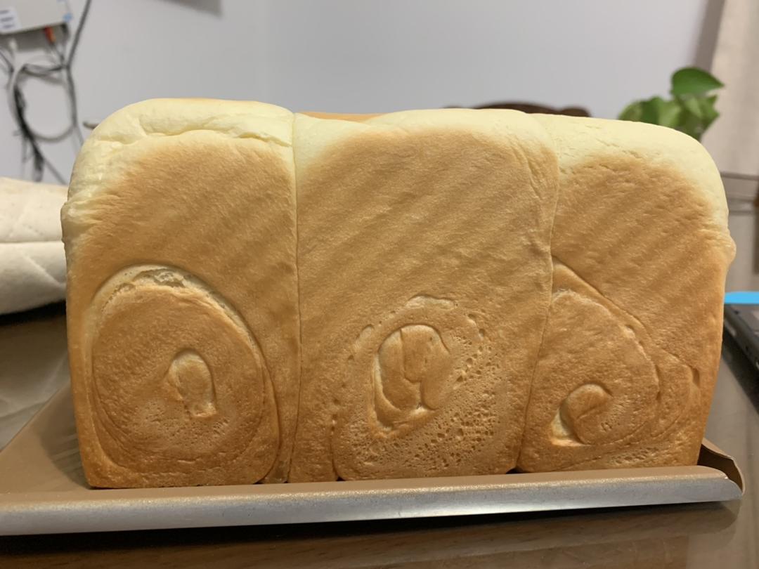 椰奶吐司
