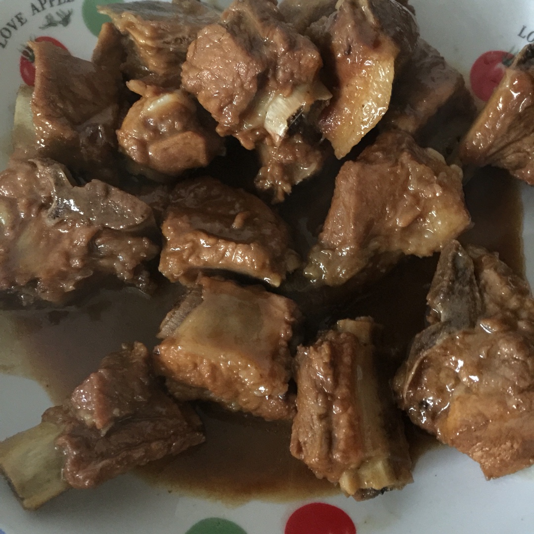 喂饱饱做的红烧排骨简约版