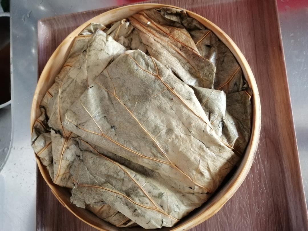 荷叶糯米蒸排骨的做法 步骤6