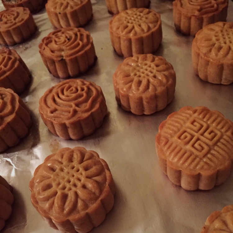 广式月饼——蛋黄莲蓉月饼