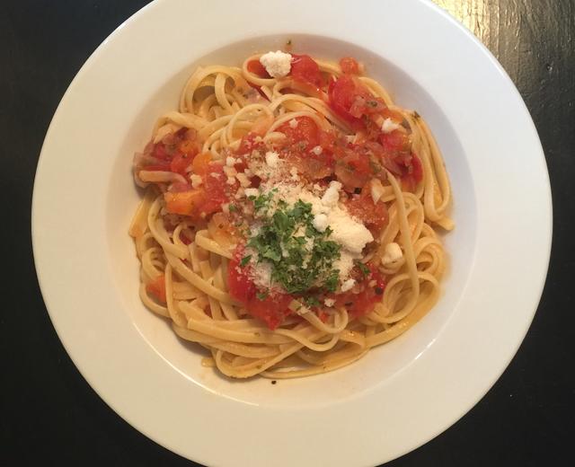 spaghetti alla napoli 番茄意大利面的做法