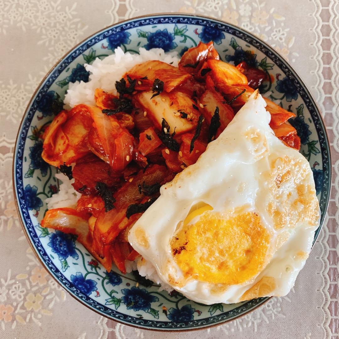 泡菜五花肉盖饭