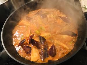 泰式红咖喱虾 配茄子青椒笋丝香菇 简单快捷美味 秋季暖心暖胃的做法 步骤5