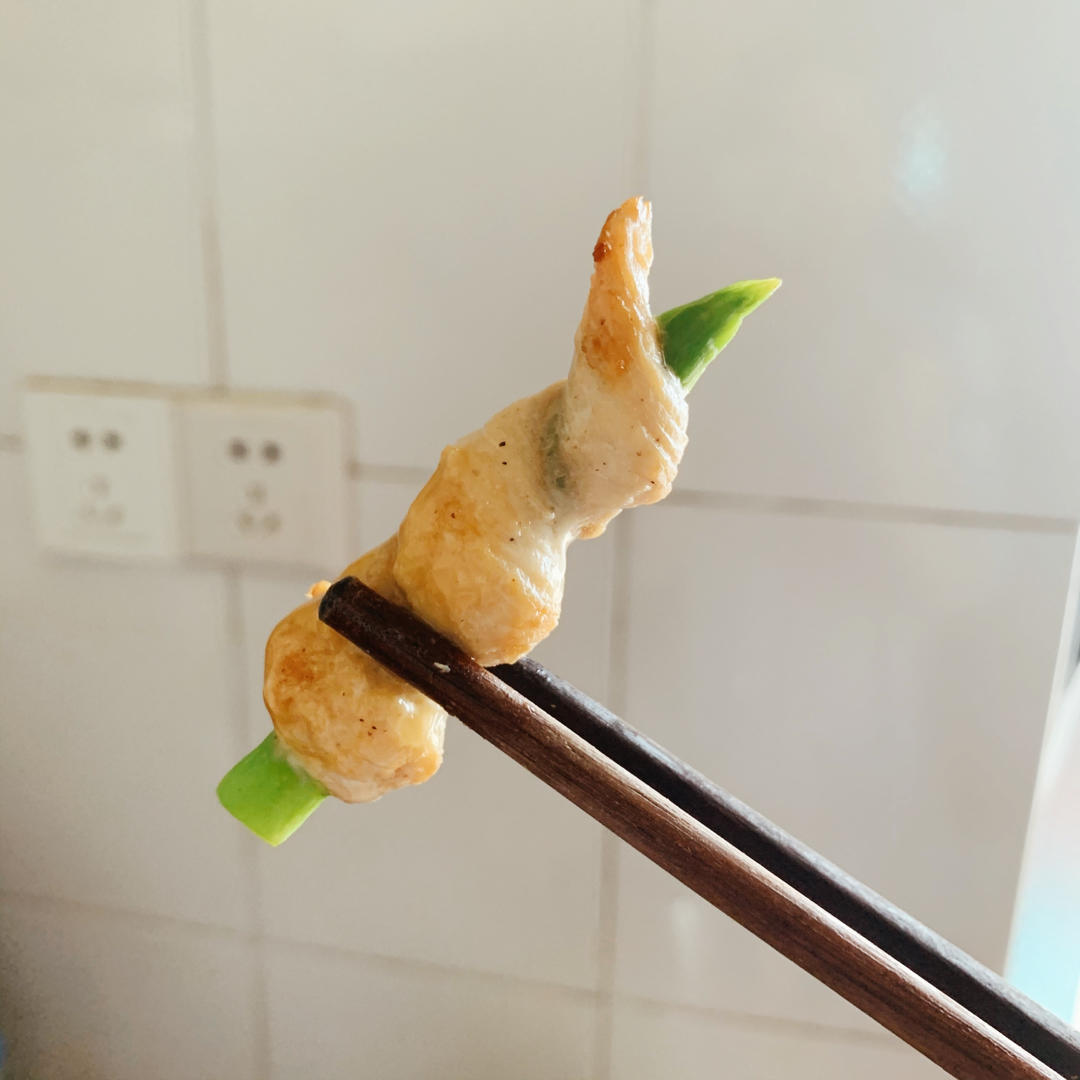 健康瘦身❗️㊙️ 香煎芦笋鸡肉卷