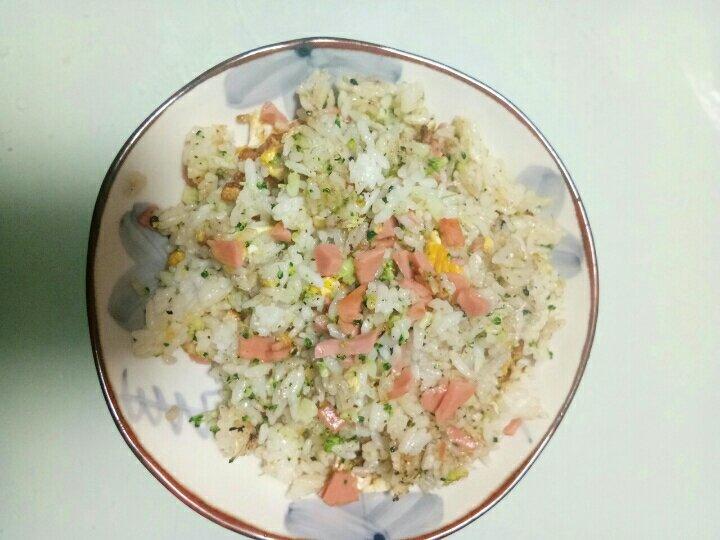 西兰花虾仁炒饭
