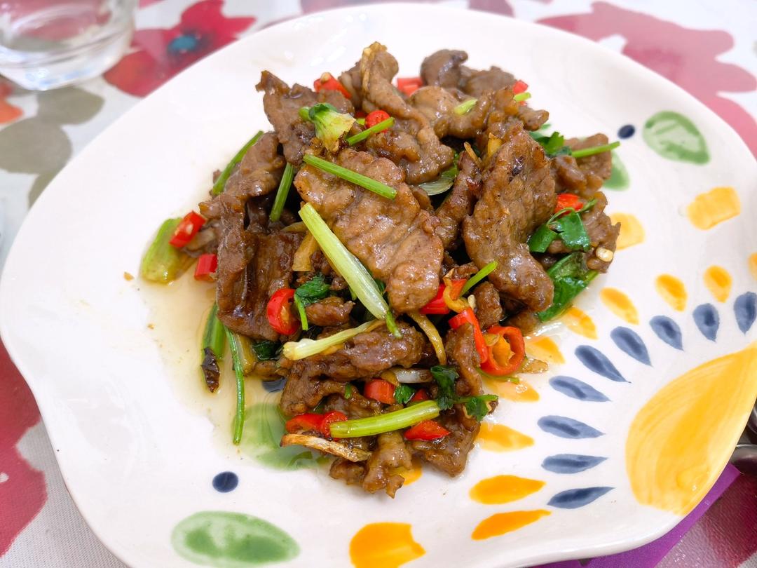 正宗湘菜小炒黄牛肉