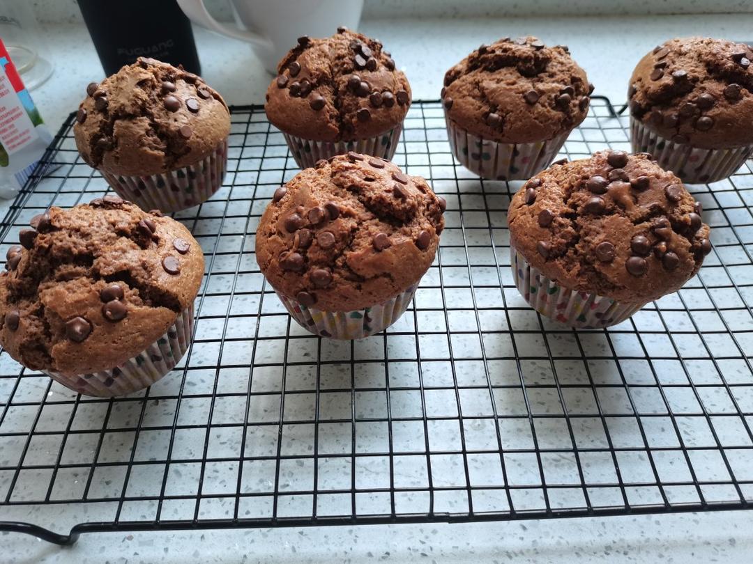 【消耗松饼粉】减油版星巴克蘑菇头简易零难度小朋友都会做的葡萄干巧克力豆马芬小蛋糕