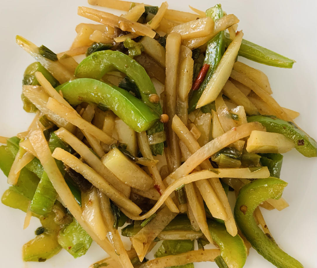 青椒土豆丝｜多这一步，土豆丝不粘锅不糊底