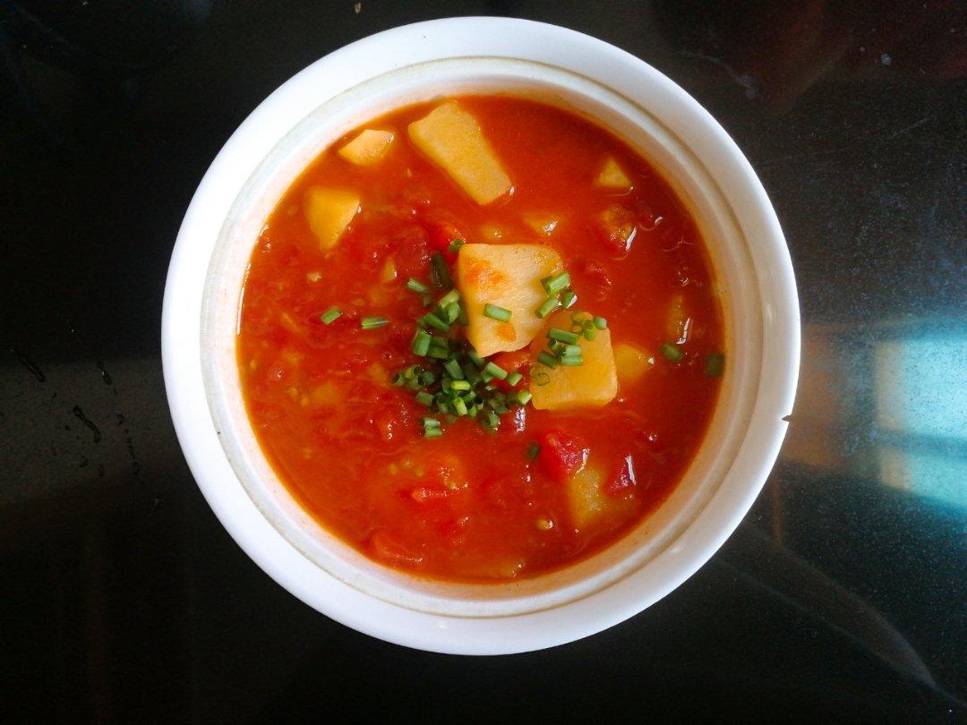 夏季开胃菜：不加糖的番茄烧土豆