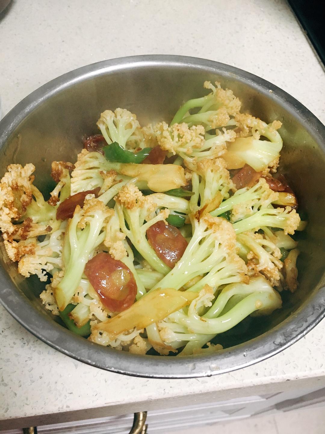 能比餐馆里的 干锅花菜的做法