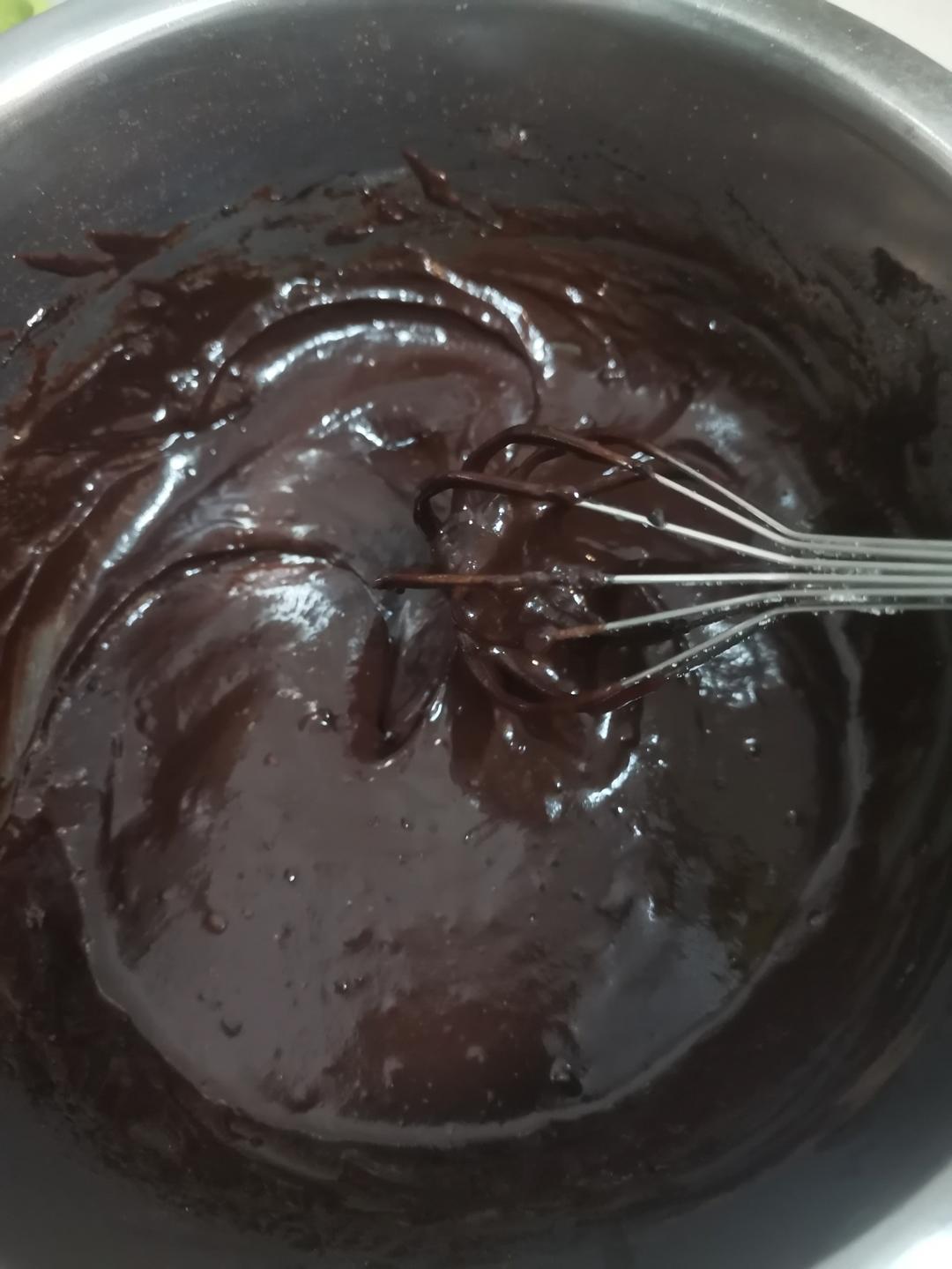 超浓郁卷不裂的巧克力蛋糕卷