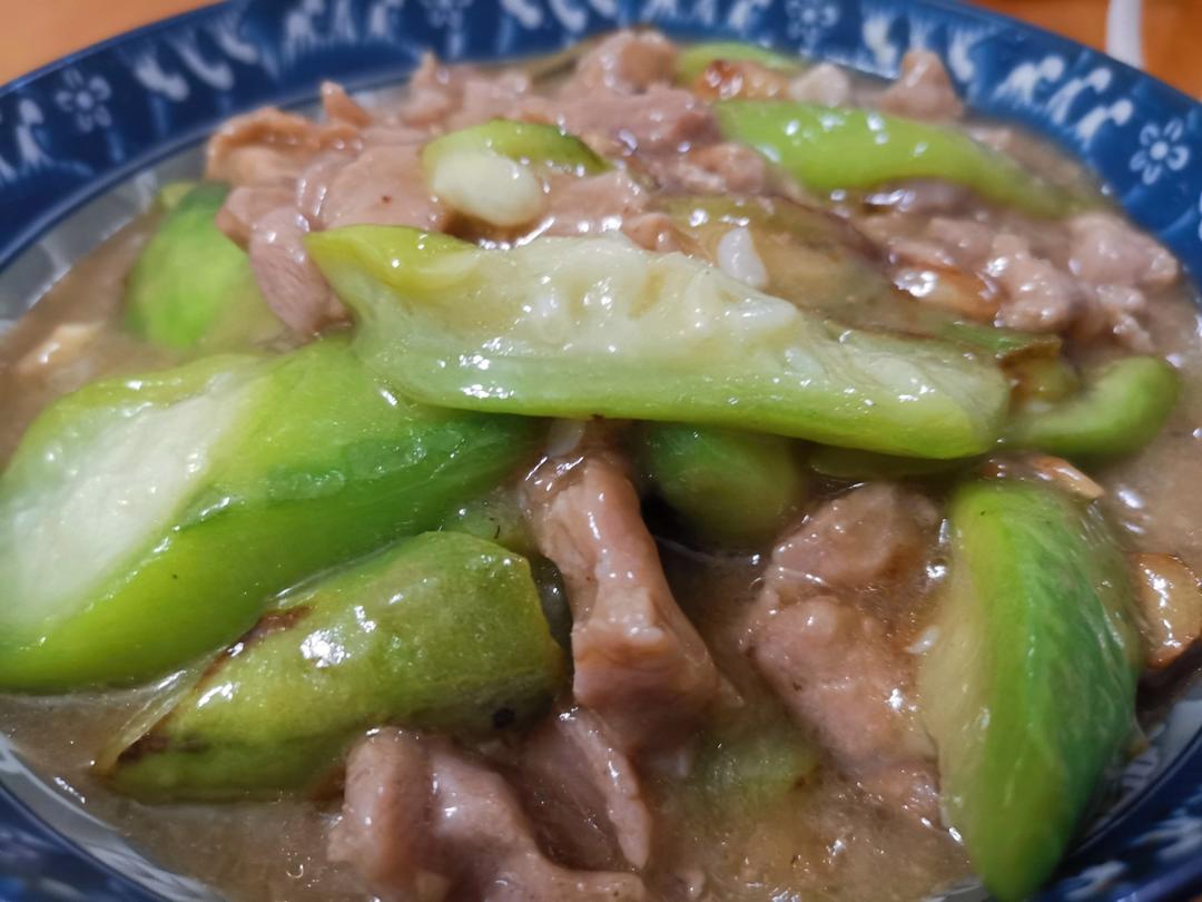 丝瓜炒肉片