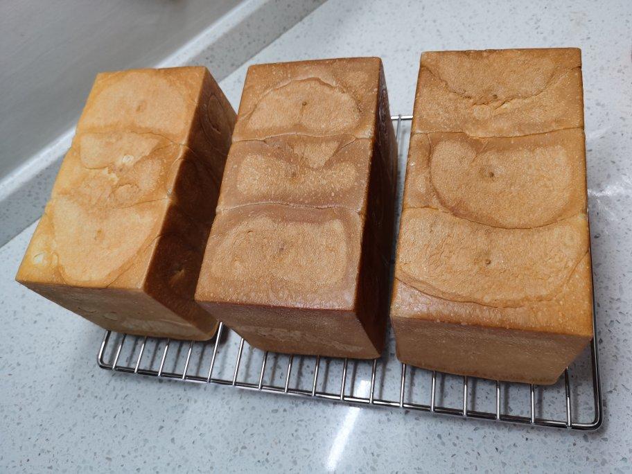 鲜奶吐司（老面法）