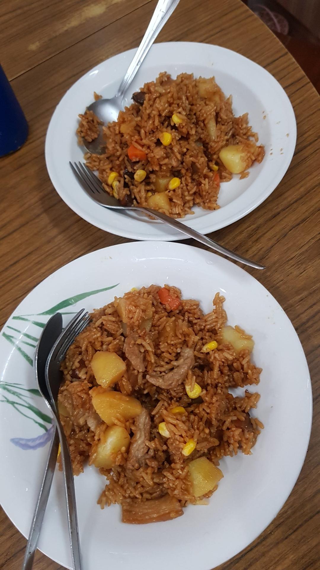 五花肉土豆焖饭￨爆好吃