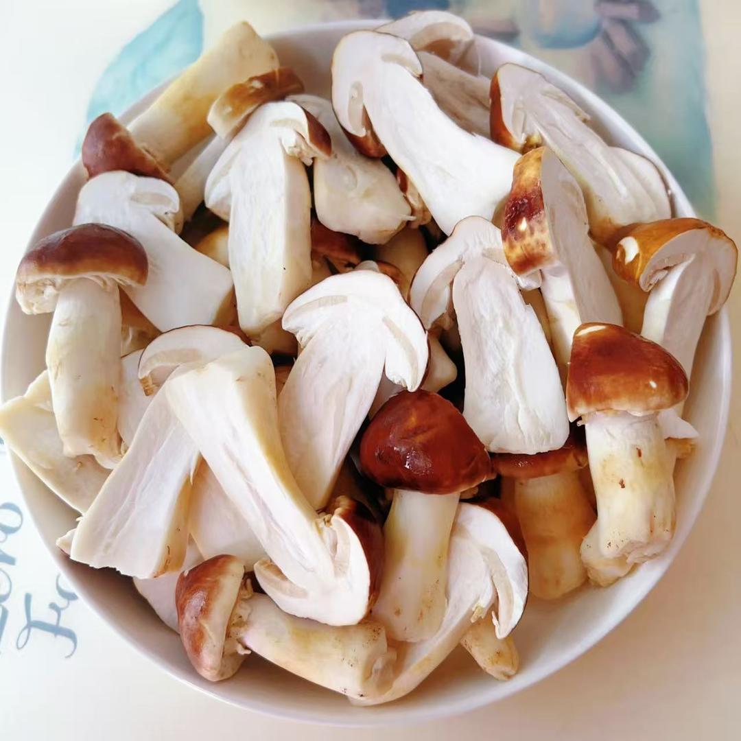 黄油香煎赤松茸的做法 步骤3