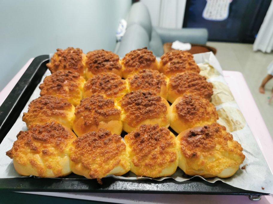 一次发酵同样松软的椰蓉小面包