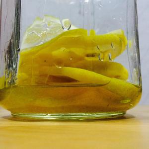 蜂蜜柠檬水自制法则的做法 步骤3