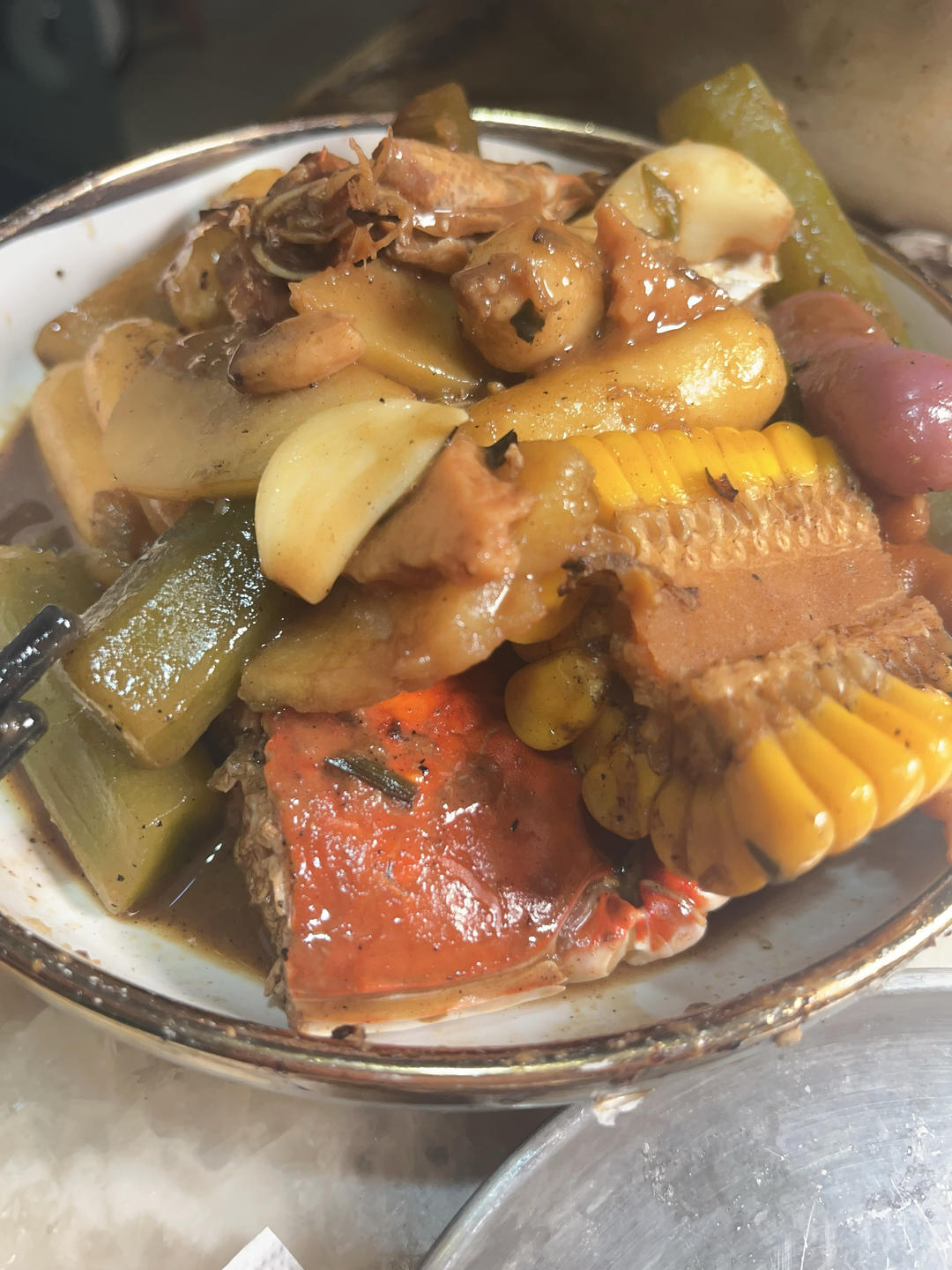 酱香浓郁的肉蟹煲