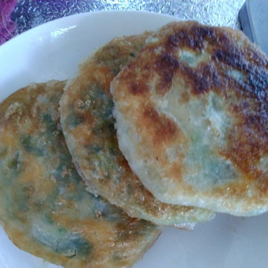 不用擀面的美味韭菜盒子（手抓饼版）
