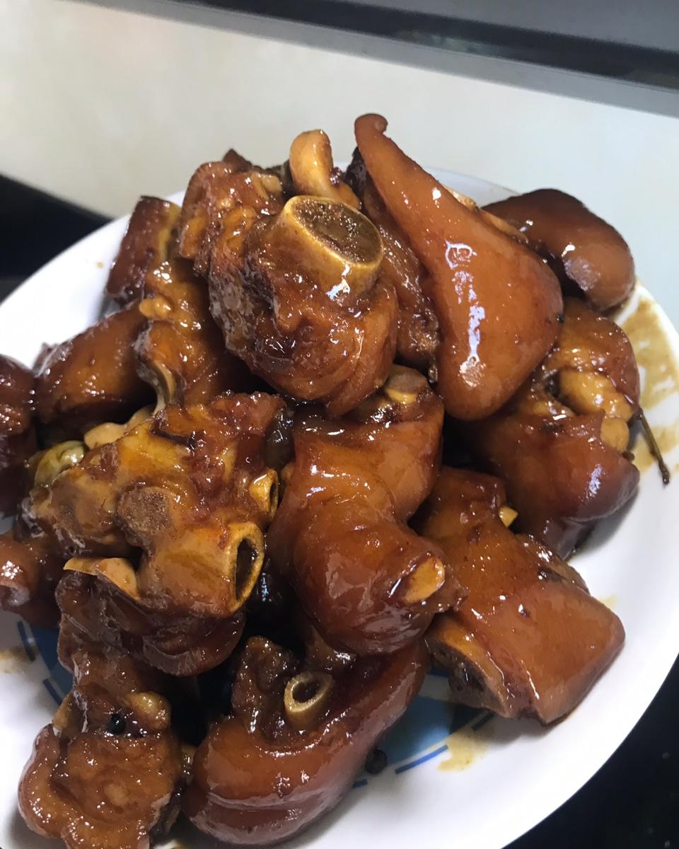 美味的家常菜：红烧猪蹄