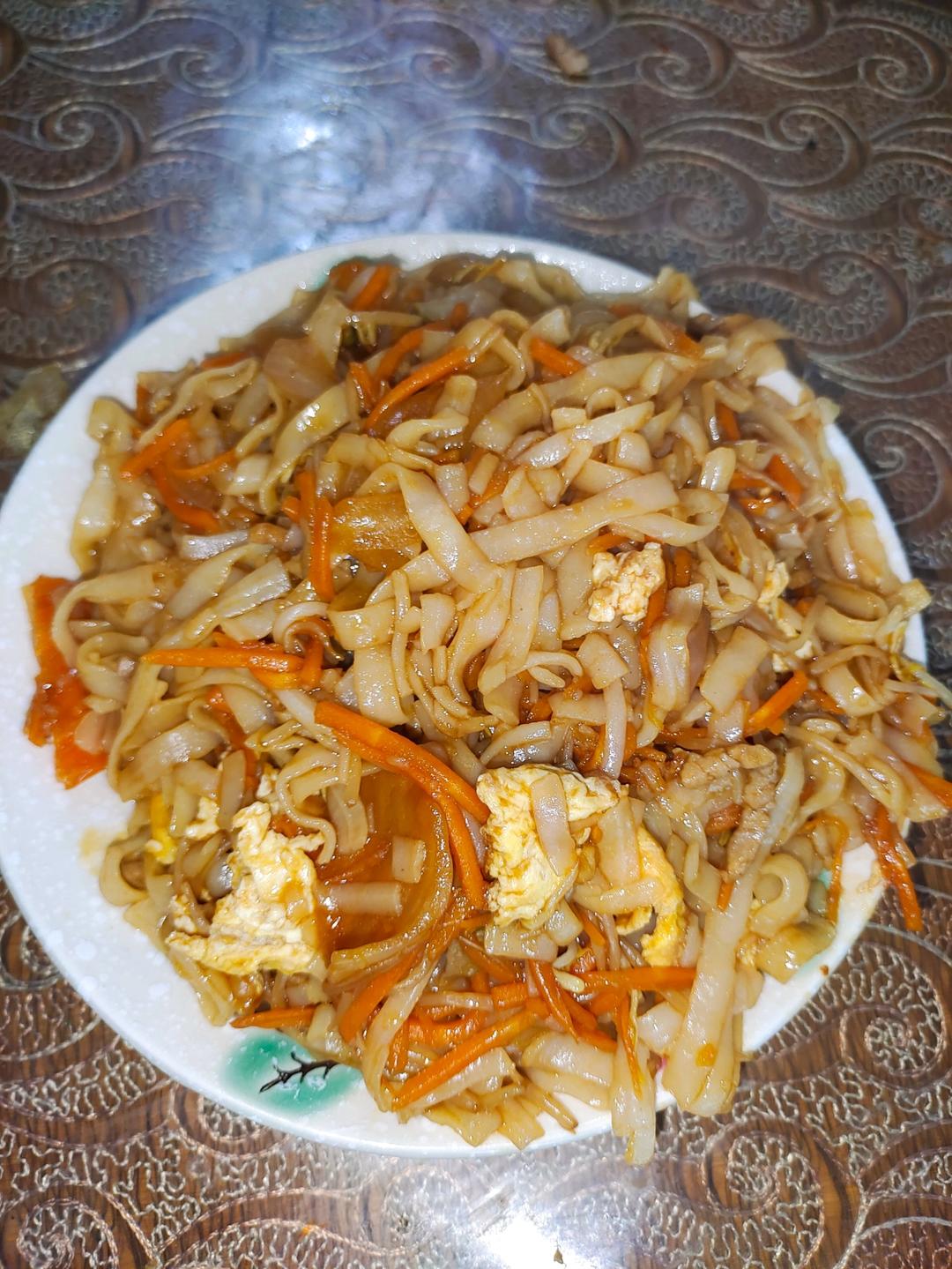 路边摊的炒河粉