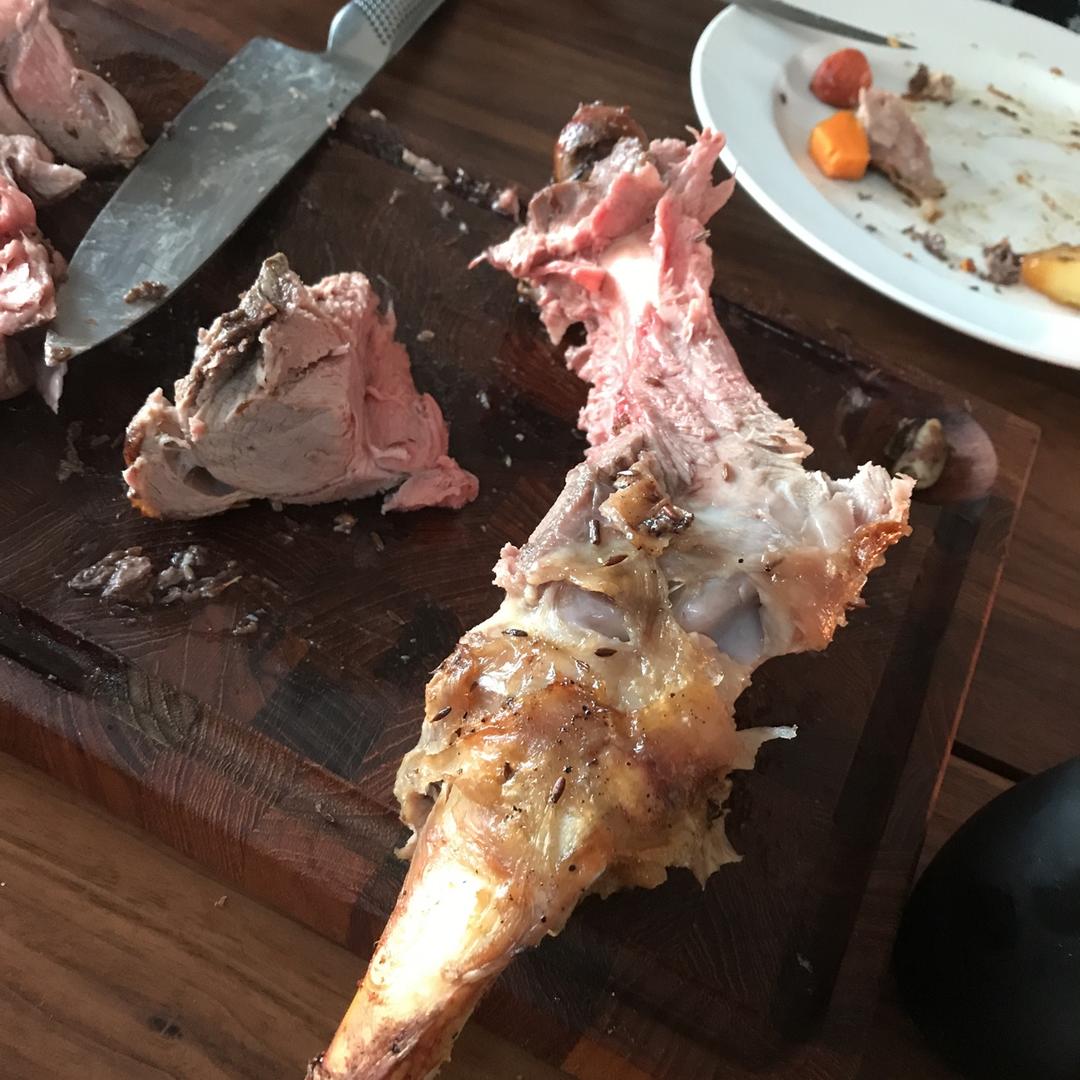 孜然蒜香烤羊腿