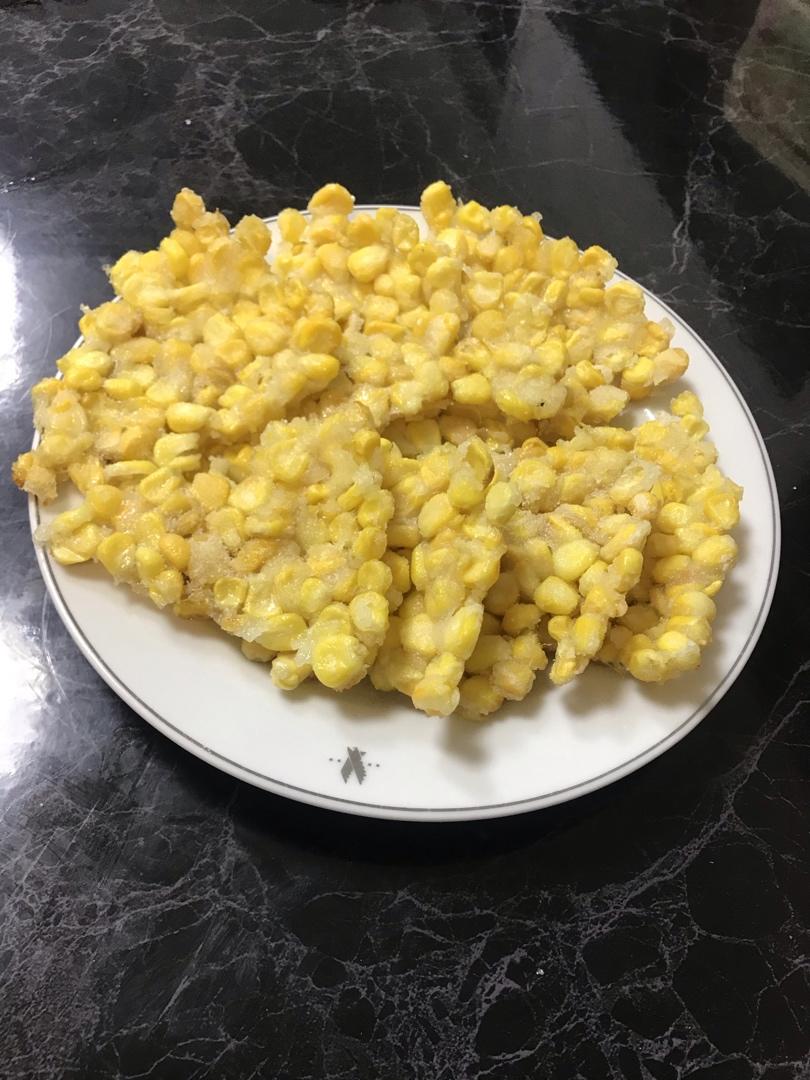 甜玉米烙，一根甜玉米，一勺糯米粉，一勺生粉，就能做香甜好吃的玉米烙！