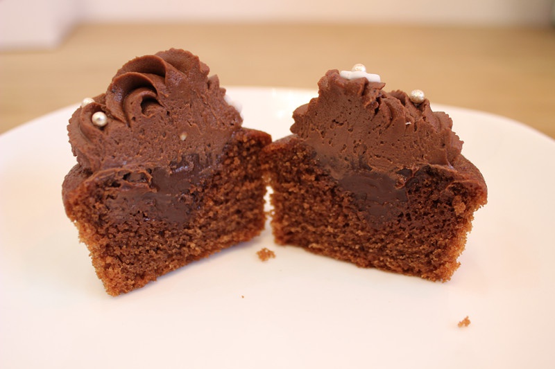 特浓巧克力夹心蛋糕