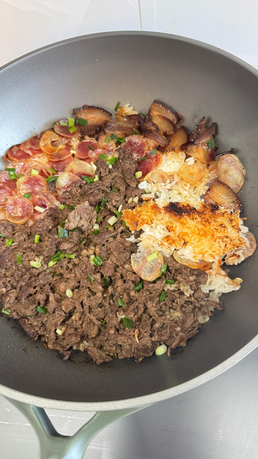 家庭版煲仔饭（炒菜锅）的做法