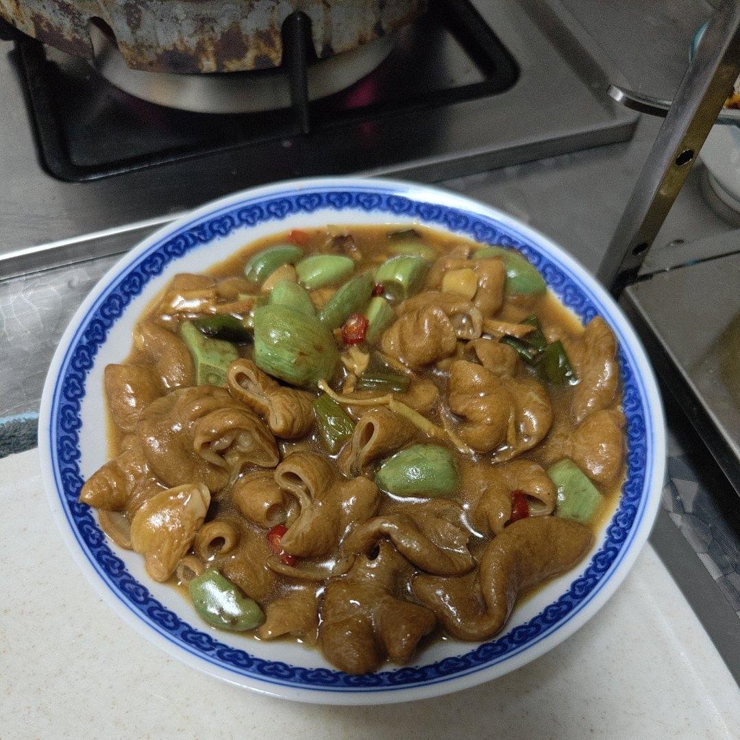 腊八蒜烧肥肠
