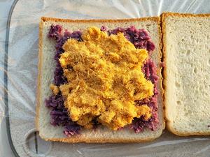 平凡料理の超厚的紫薯肉松昭三明治的做法 步骤4