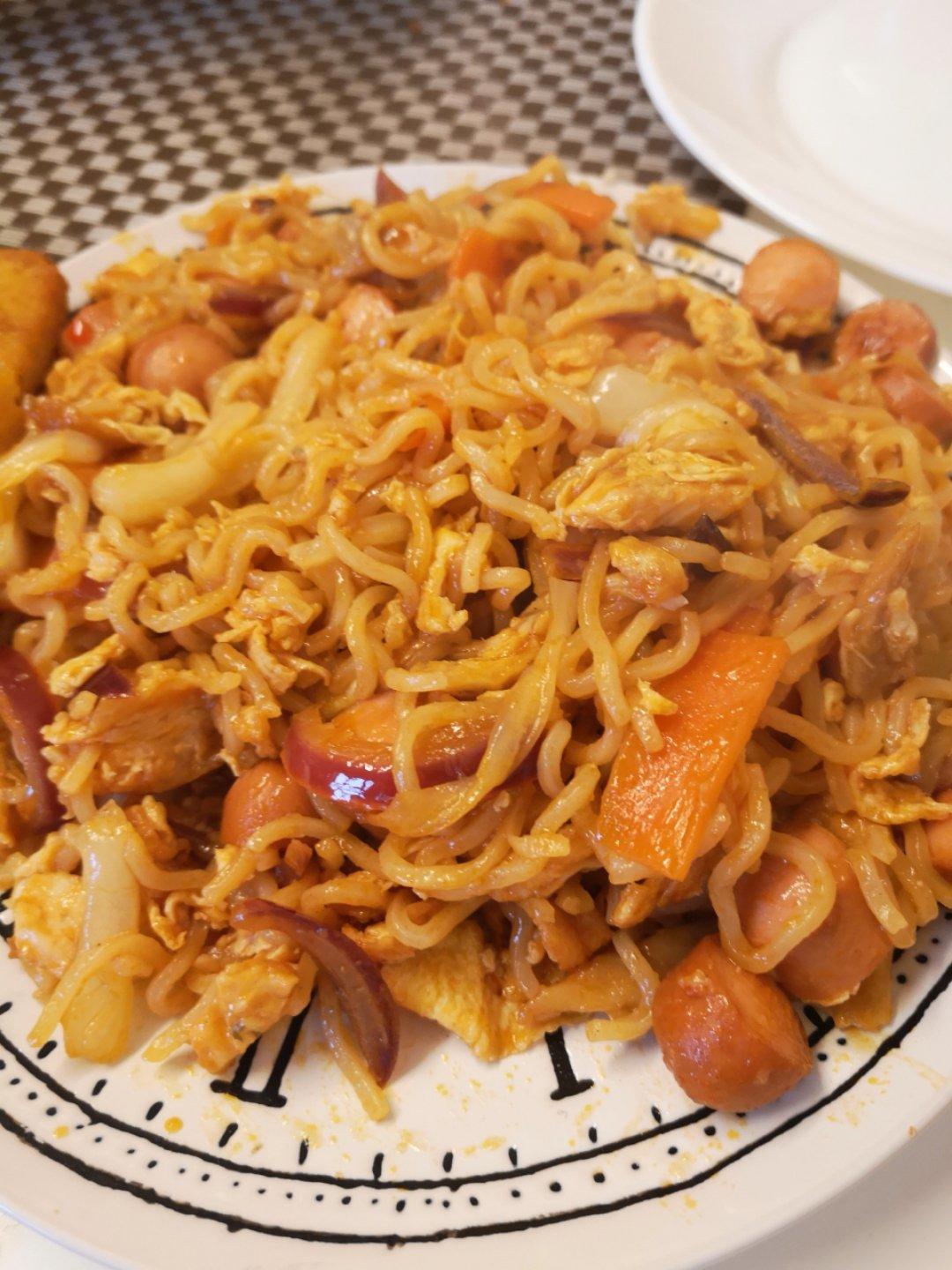 路边摊风味炒方便面