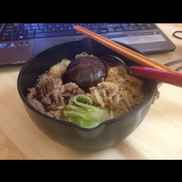 寿喜烧（日式牛肉锅）