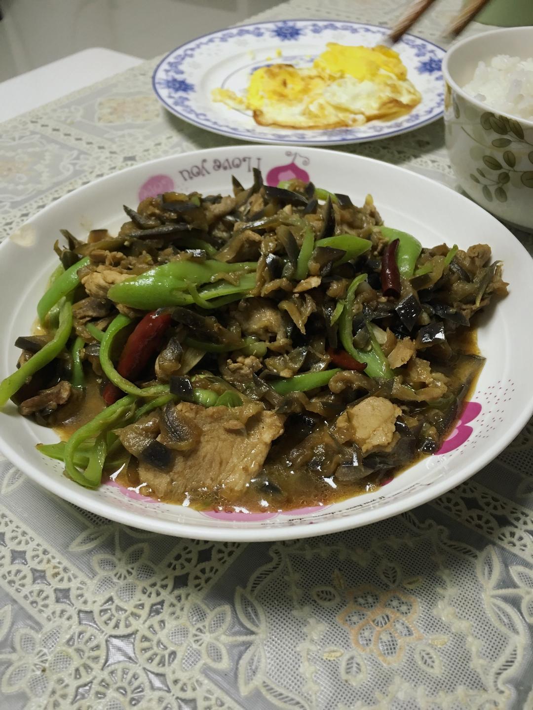 辣椒肉炒茄子