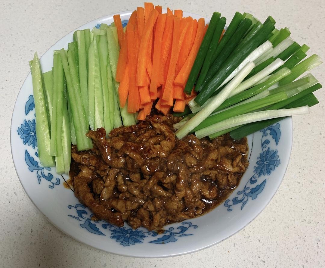【京酱肉丝】