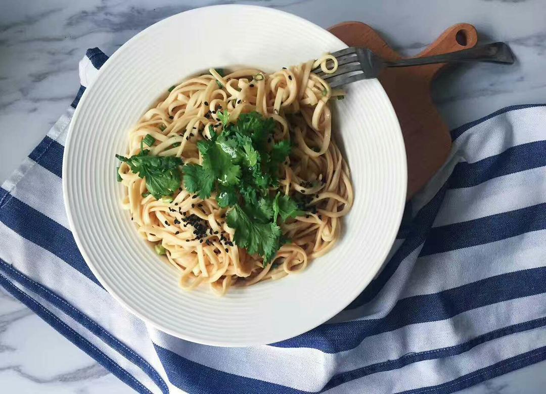 麻酱鸡肉面  Sesame paste Chicken Noodles