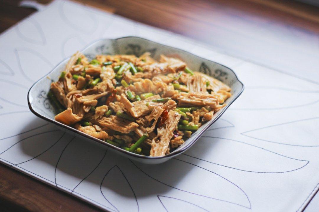 蒜薹炒鸡蛋