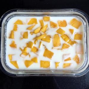 芒果牛奶奶冻的做法 步骤5