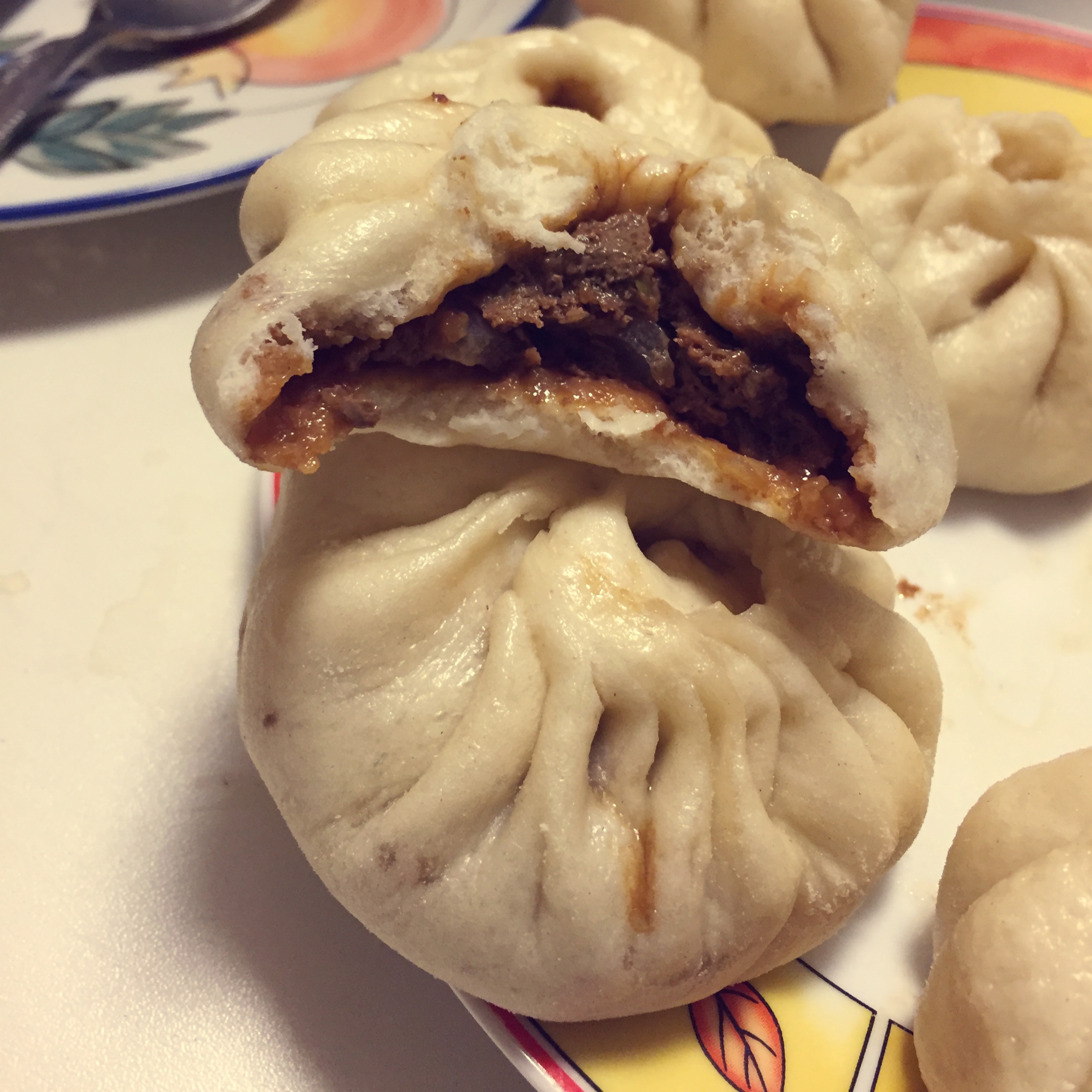 鲜美多汁的洋葱牛肉包子
