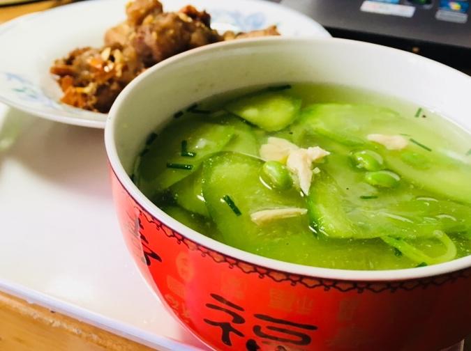 狂奔的__鱼做的黄瓜肉片汤