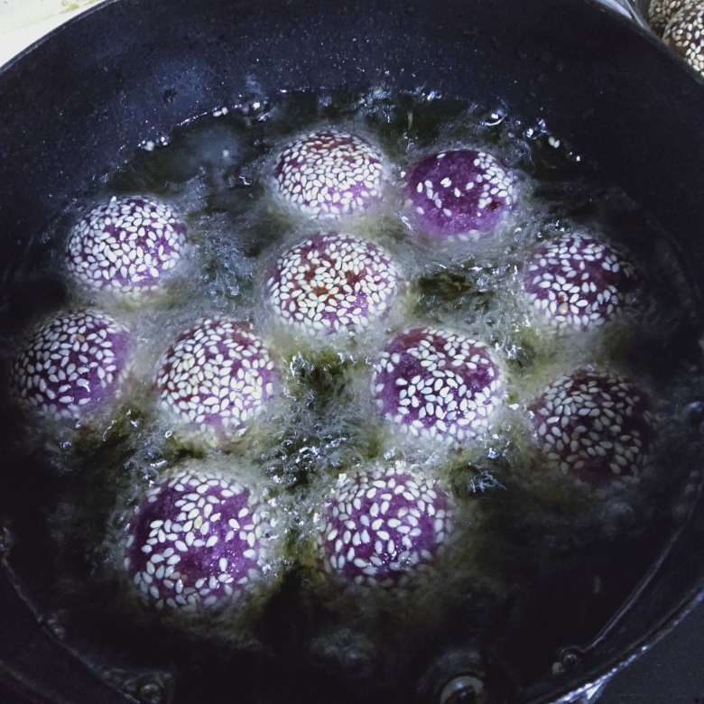 (不粘牙的)紫薯球的做法