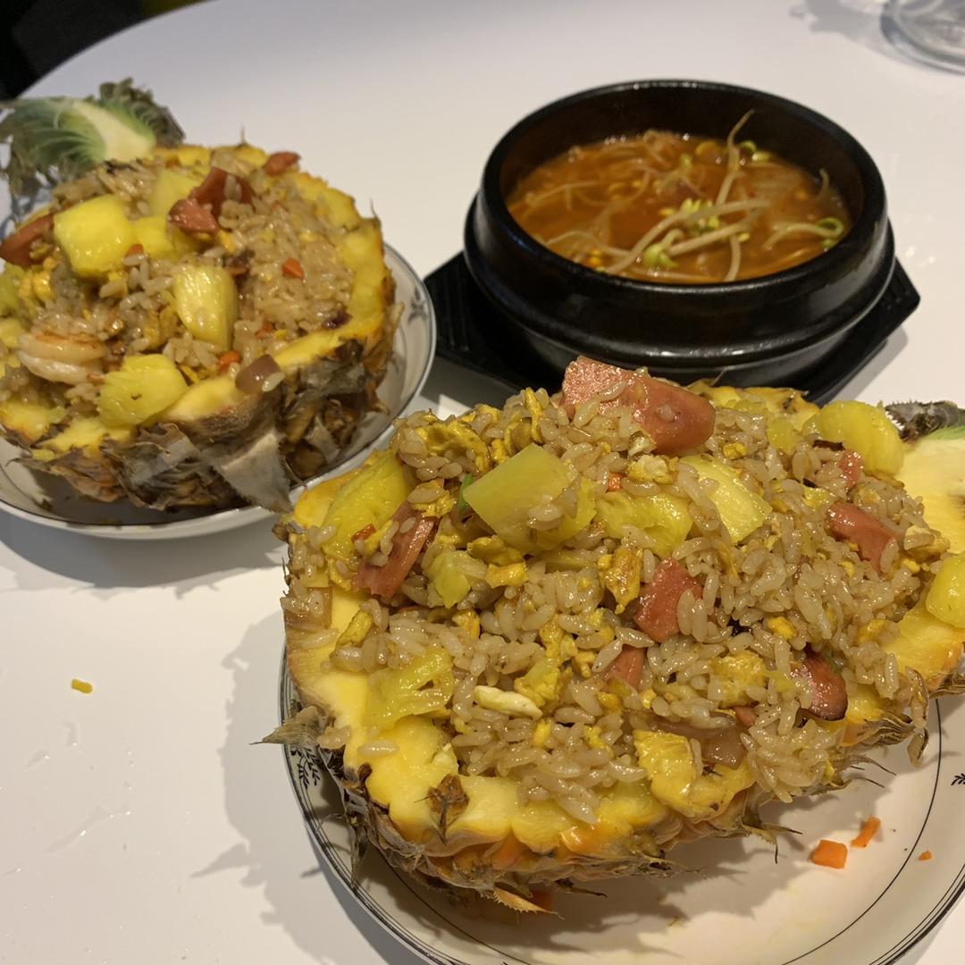 虾仁腊肠菠萝炒饭🍍